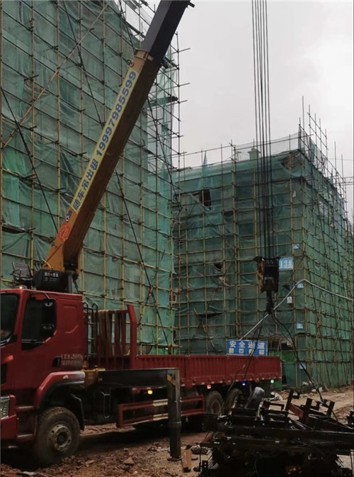 柳南区“慢工细活”—— 吊车的 “微动控制” 技术