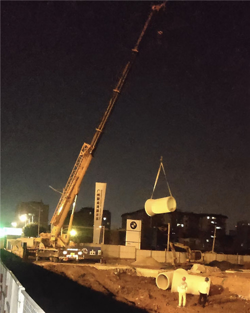 柳南区“弯臂矫正”—— 吊车的 “形变补偿” 技术