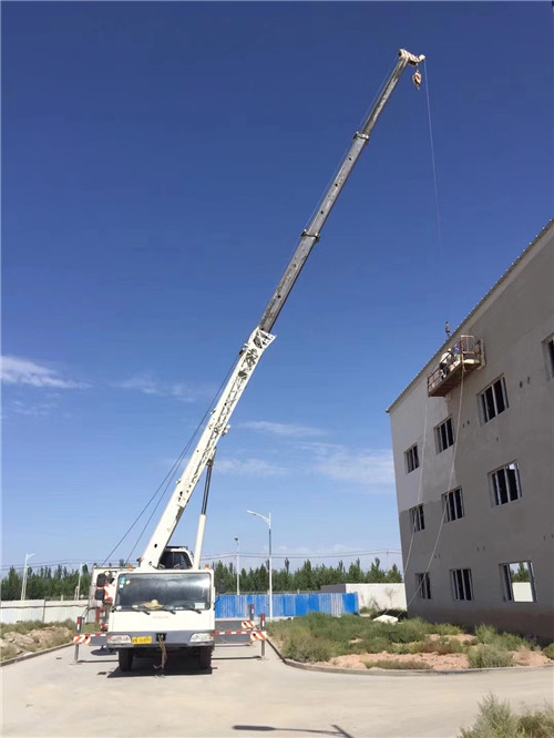 柳南区“轻装强干”—— 吊车的 “轻量化臂架” 技术